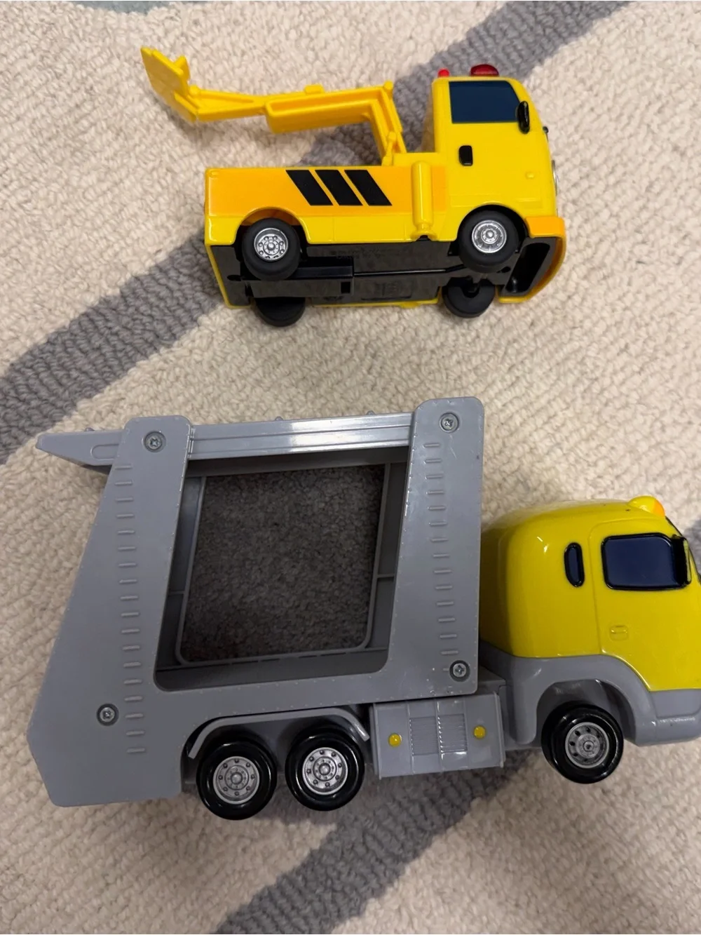 MIMI WORLD Tayo Toy Trucks Tow Truck Car Carrier Set